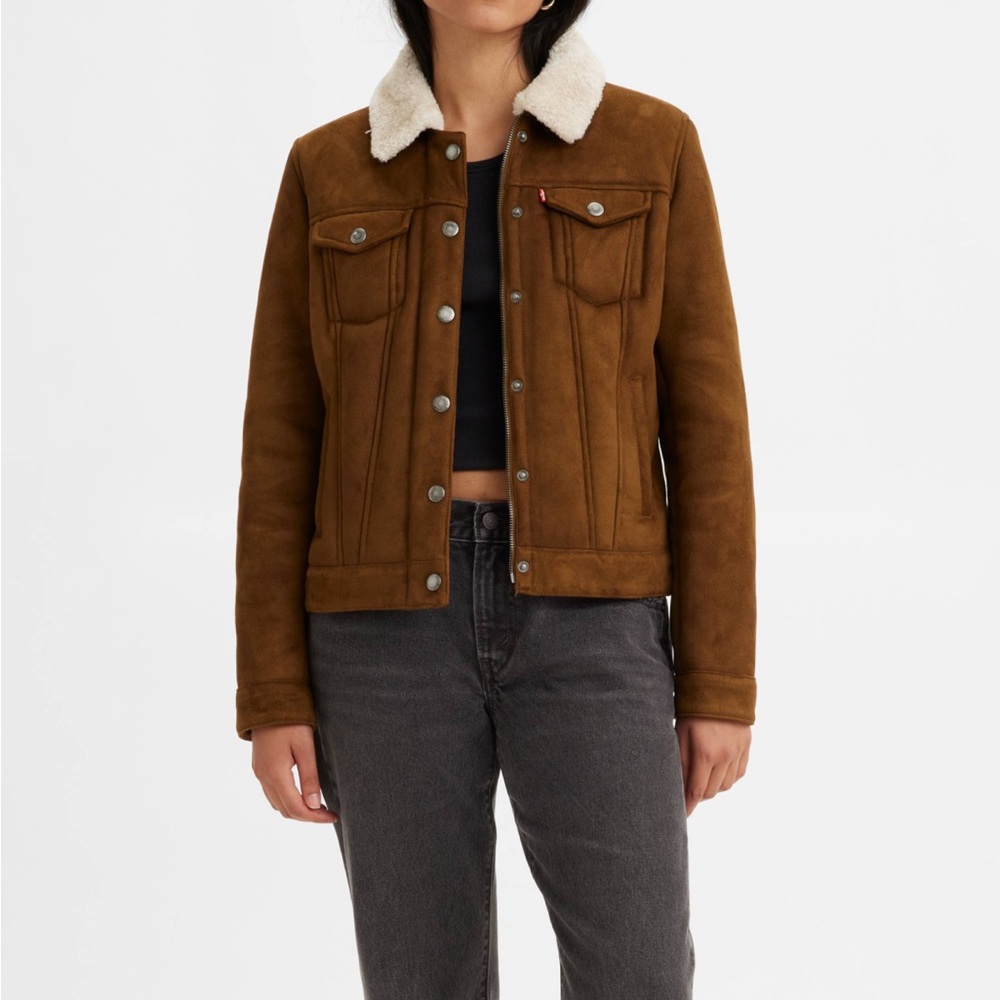 Levi's Brown Sherpa-Lined Women's Jacket
FAUX SHEARLING TRUCKER JACKET